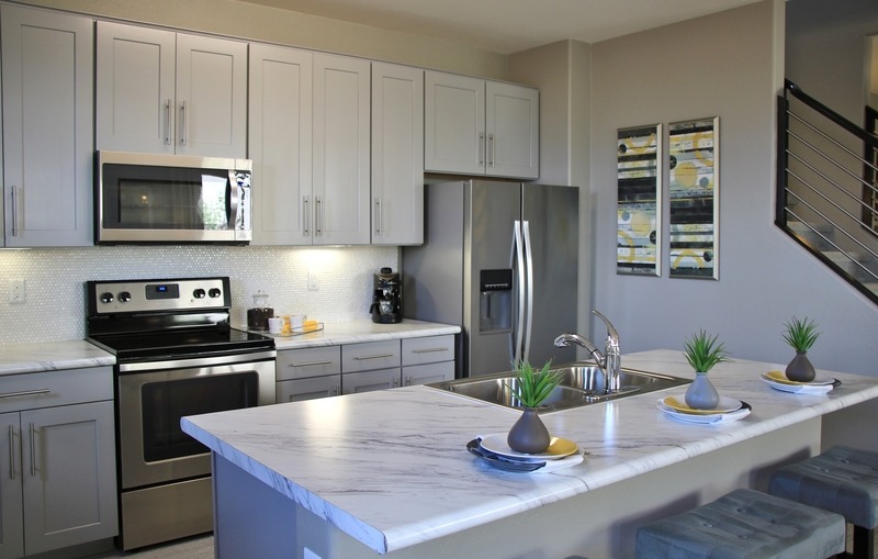 Island kitchen style in grey